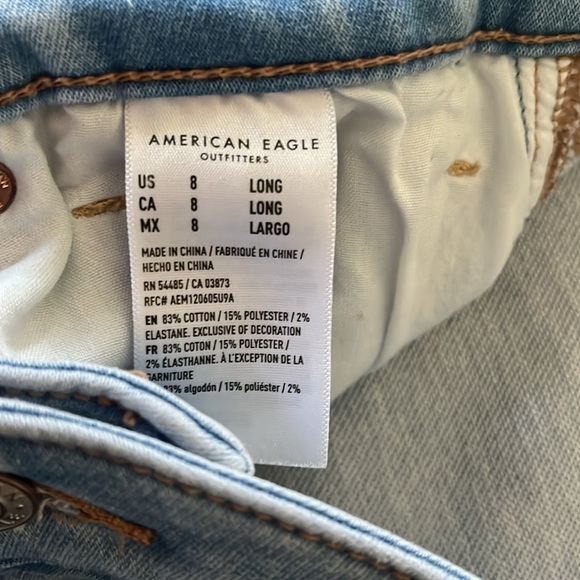 American Eagle Women’s Size 8 Long High Rise Mom Jean - Picture 3 of 4